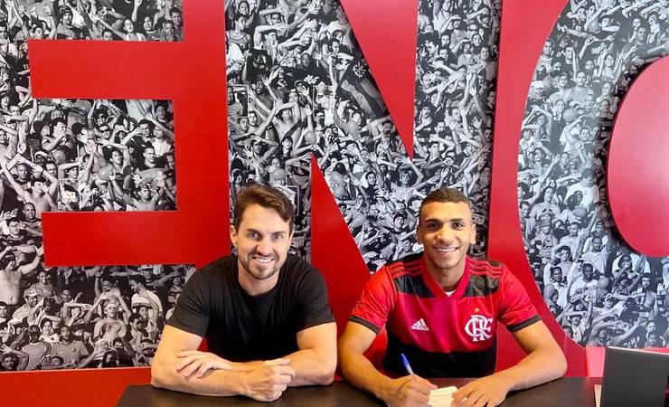 Autor do gol do título brasileiro sub-17, Petterson renova com o Flamengo; multa é de 100 milhões de euros