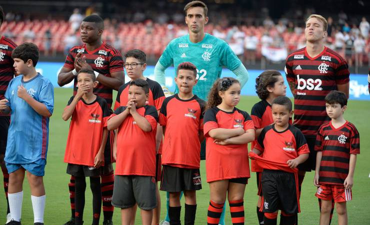 Pressão é com ele! César tem novo "teste para cardíaco" no Flamengo, agora contra o Peñarol