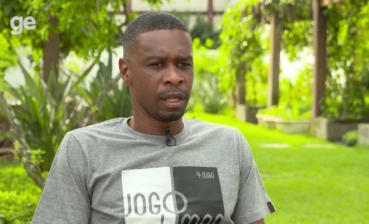 Ronaldinho, Ibra, Flamengo, Joel... com teste e preferências, Juan recorda os 23 anos de carreira