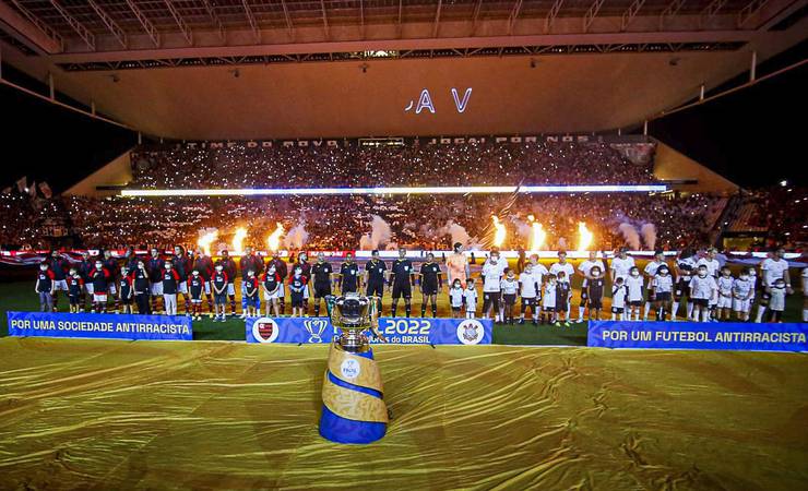 Flamengo x Corinthians: pré-jogo da final terá festa com luzes de led e ídolos com a taça em campo