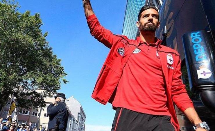 Gigante de 1,93m e perfil de liderança: quem é Pablo Marí, o zagueiro europeu do Flamengo