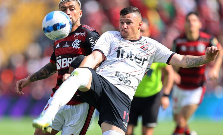 Arrascaeta diz que Flamengo conquistou Libertadores "na base do sacrifício e superação"