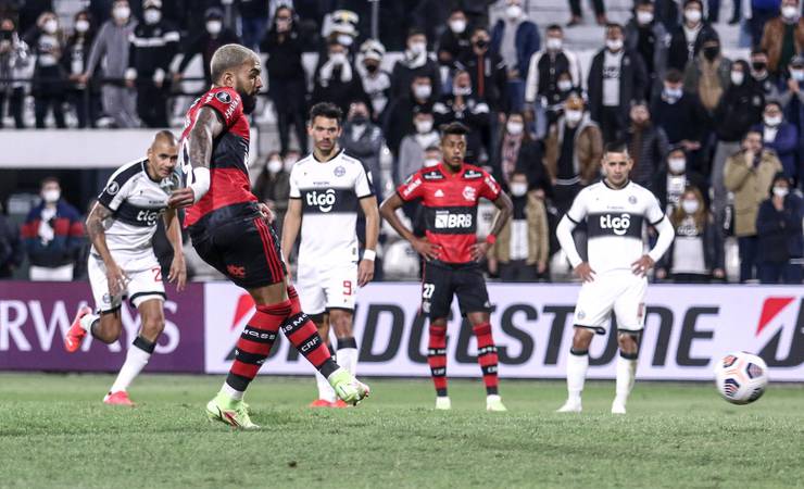 Atuações do Flamengo: trio Arrasca-Bruno Henrique-Gabigol comanda vitória no Paraguai