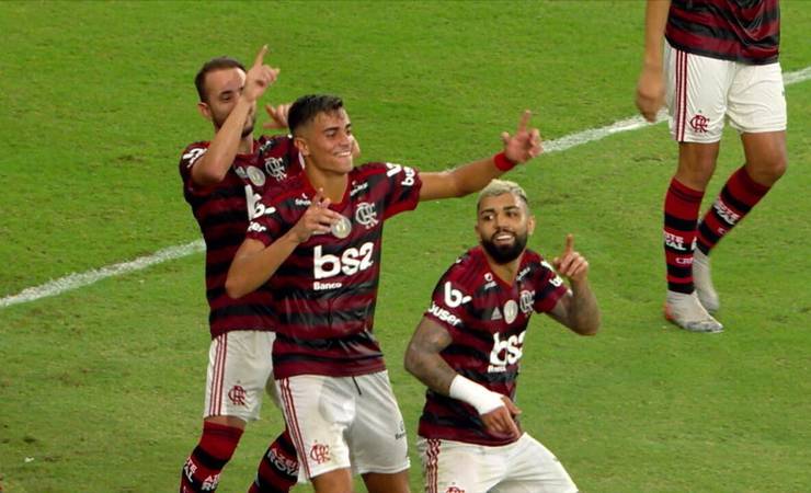 "Que momento": após cobrança de falta no travessão, Arão conta que até os companheiros brincaram