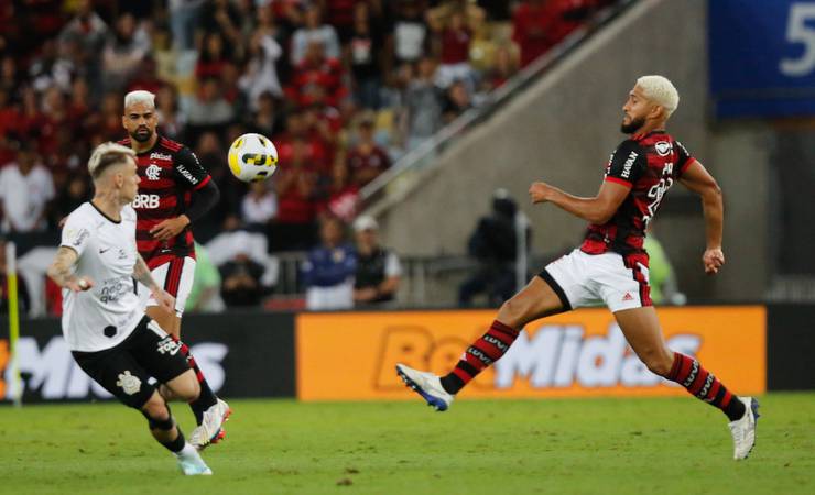Análise: cansado, Flamengo dá espaço, mas derrota e erros incomuns não ofuscam evolução de reservas