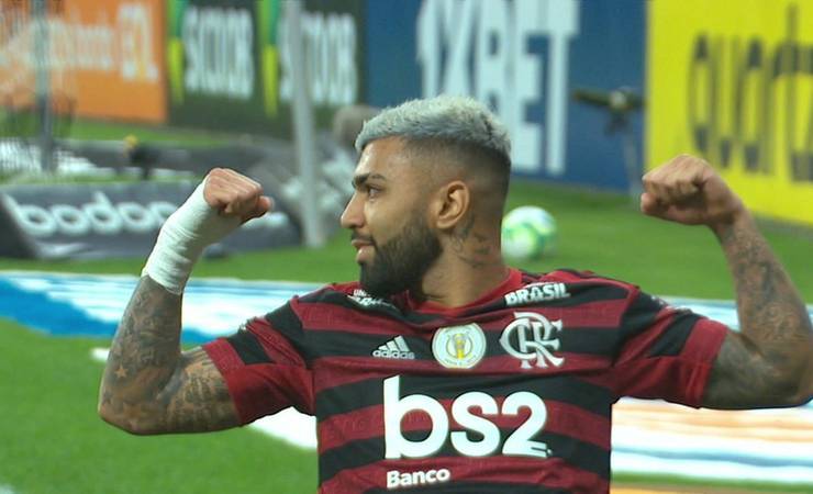 Gol com 5min15s de VAR vira meme no Corinthians x Flamengo, e Gabigol critica: "Muito ruim"