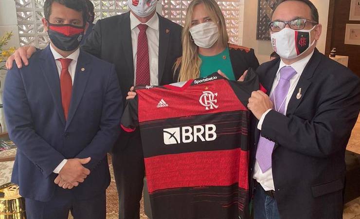 Lobista do Flamengo chama prefeito de “nosso líder” e defende volta do futebol em grupo "Guardiões do Crivella"