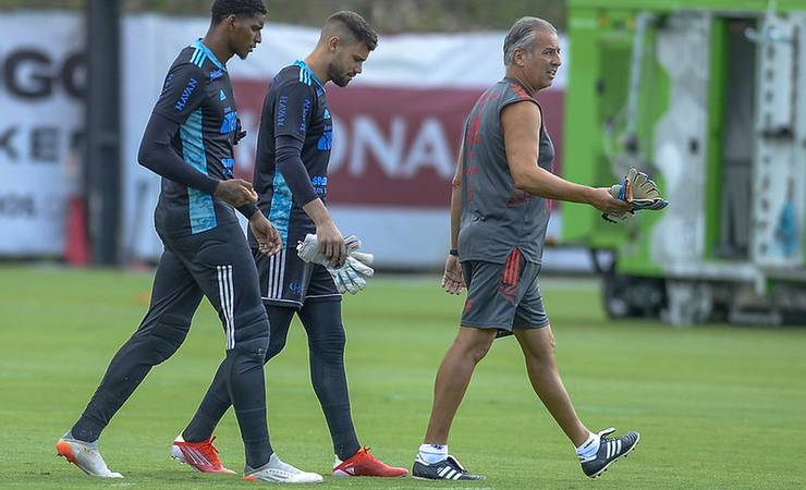 Preparador de goleiros do Flamengo cita "aprendizagem" e diz: "Ninguém vai impor limites aos meus sonhos"
