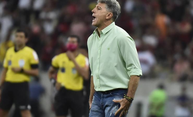 Torcida do Flamengo ataca Renato Gaúcho e ovaciona Jorge Jesus: "Ole, ole, ole, Mister! Mister"