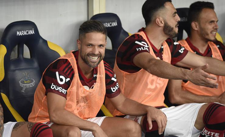 Grêmio x Flamengo: com Diego e outras mudanças, veja a provável escalação de Jesus para domingo