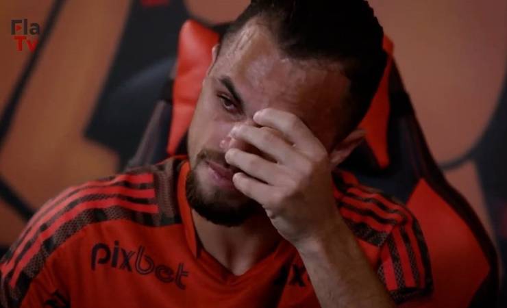 Michael chora muito em despedida: "Hoje posso falar o que é ser Flamengo"