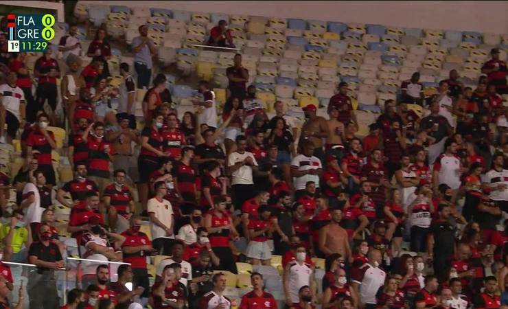 Secretário de Saúde do Rio elogia protocolo, mas torcida do Flamengo se aglomera em setor do Maracanã