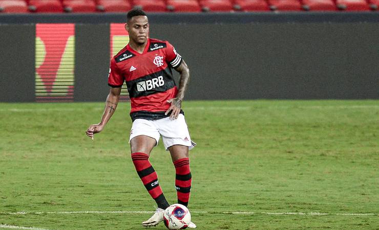 Flamengo acerta empréstimo de Natan para o Bragantino; valor total pode chegar a R$ 27 milhões