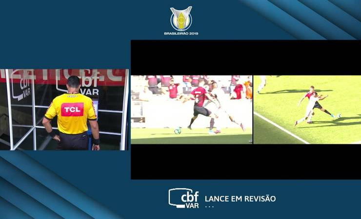 Central do Apito vê erro em anulação de pênalti para o Flamengo: "Jamais chamaria o árbitro"