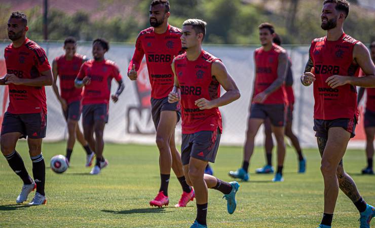 Após semana cheia, Flamengo encerra preparação para encarar o Vasco no Nilton Santos