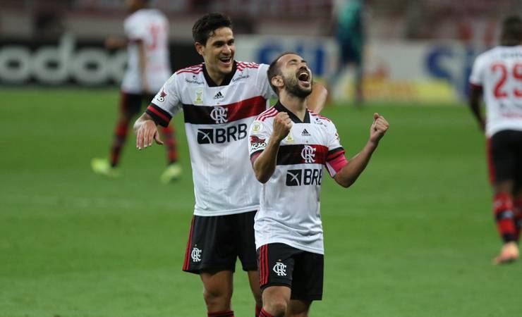 Tite inclui Pedro e Bruno Henrique em lista de suplentes para jogos das Eliminatórias de novembro
