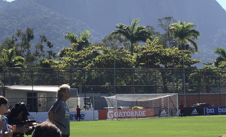 Na "estreia" de um inquieto Jorge Jesus, Flamengo vence o Madureira por 3 a 1
