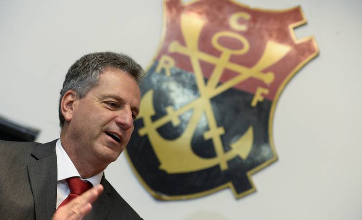Landim decide se instalar no Ninho para passar a limpo trabalho de todos no futebol do Flamengo