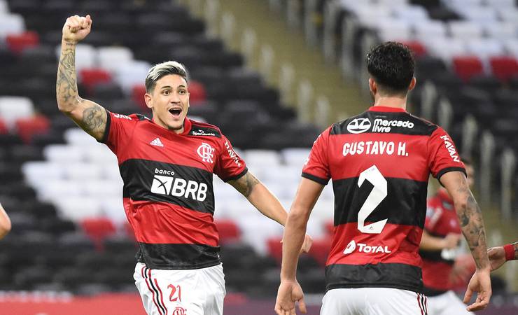 Uniforme vai render R$ 126,2 mi/ano ao Flamengo; redes sociais geram R$ 4,2 mi no primeiro trimestre