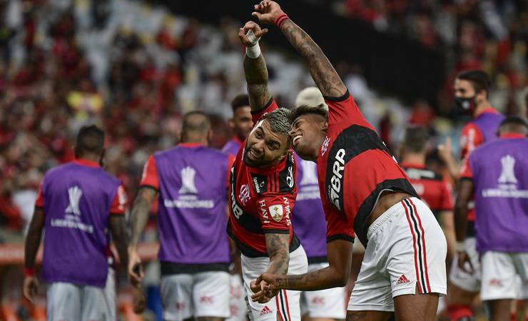 Mais eficiente, dupla do Flamengo Bruno Henrique e Gabigol amplia domínio na Libertadores