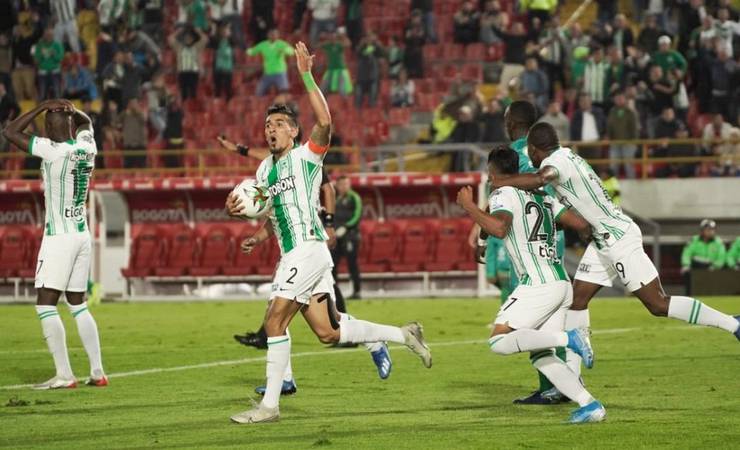 Flamengo busca “mais um” pedido por Jesus e mira colombiano Daniel Muñoz