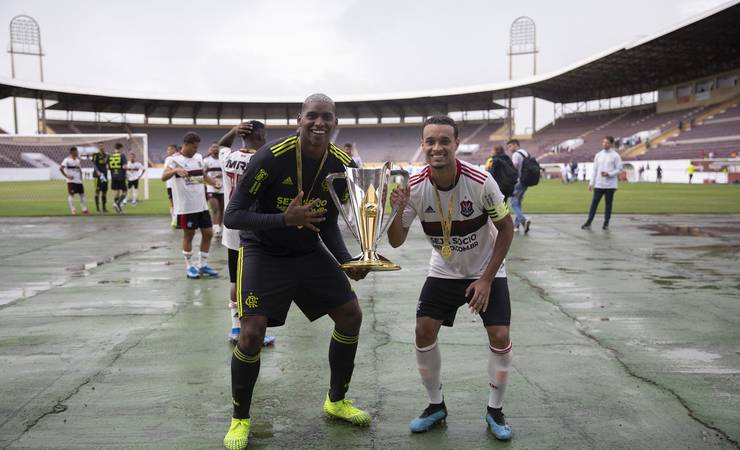 Hugo Souza e Luiz Henrique se despedem da base no Flamengo e miram Carioca com o profissional