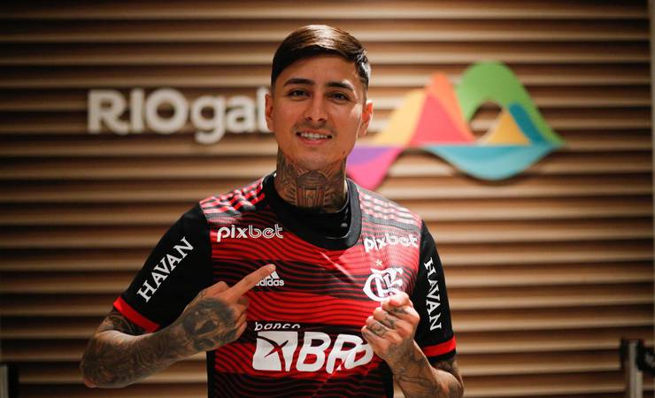 Flamengo anuncia o chileno Erick Pulgar