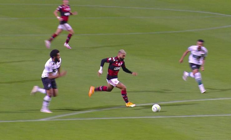 Domènec comemora primeira vitória: "Jogamos como o verdadeiro Flamengo do ano passado"