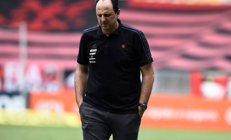 Dirigentes do Flamengo amanhecem na Gávea, e reunião no fim da tarde vai definir situação de Rogério Ceni