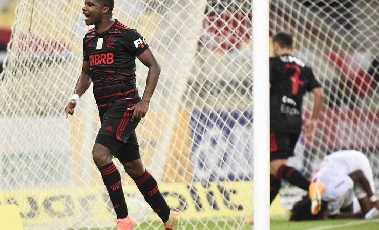 Cincinnati aceita condições, Vissel Kobe entra na briga, e Flamengo analisa ofertas por Lincoln