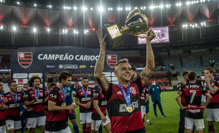 Do sacrifício ao bom humor: a via-crúcis de Rafinha para superar a dor e ser campeão pelo Flamengo