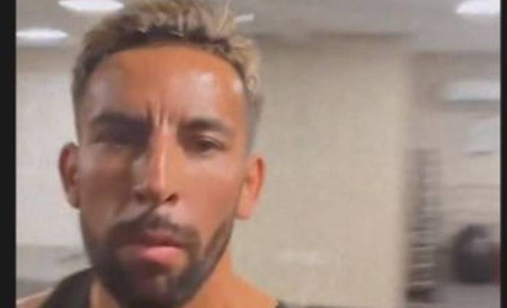 Criticado por torcedores do Flamengo em redes sociais, Isla desabafa: "Lutar até o fim"