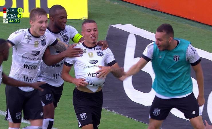 Rogério Ceni reflete sobre futuro no Flamengo: "Precisa conquistar a garantia com resultados"