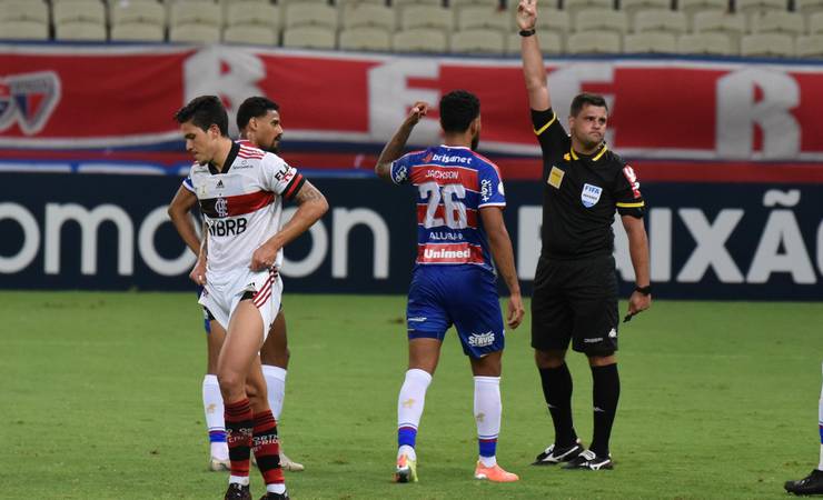 Análise: Ceni se perde nas palavras, e Flamengo carece de repertório para se impor em cenário de pressão