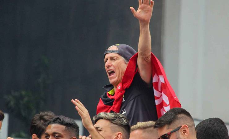 Jesus diz estar apaixonado pelo Flamengo, mas evita planejar futuro: "Paixões podem passar"