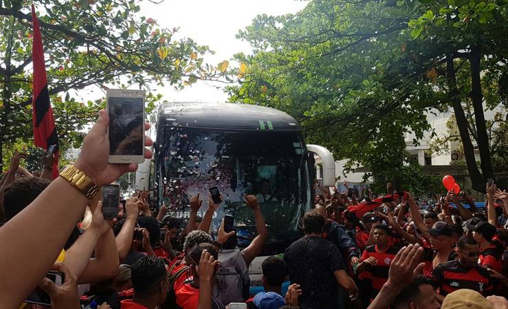 Treino, "AeroFla" e viagem a Lima: Flamengo entra no clima da final da Libertadores nesta quarta-feira