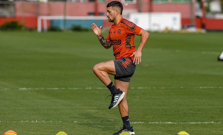 Flamengo adota zelo máximo em tratamento e aguarda lista final do Uruguai sem Arrascaeta