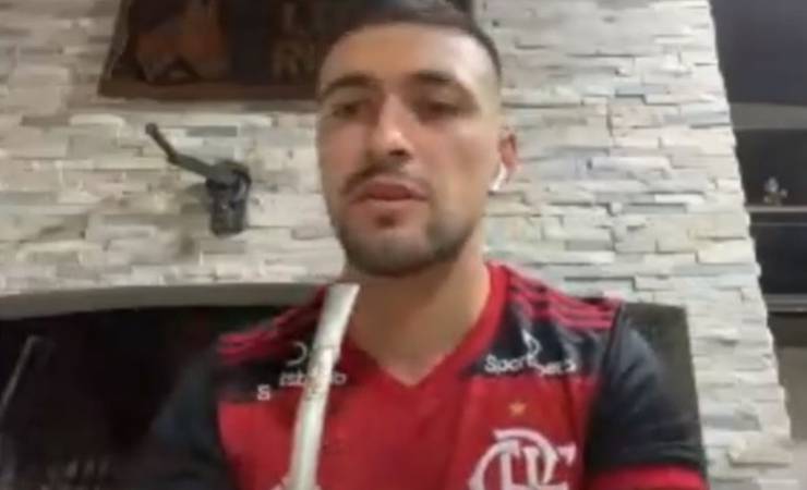 Arrascaeta brinca e diz que vai convidar Cavani para jogar no Flamengo: "Se quiser ser feliz"