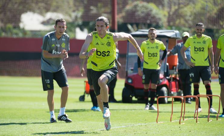 Com desfalques e volta de Cuéllar, Flamengo divulga lista para o duelo com Grêmio; veja time