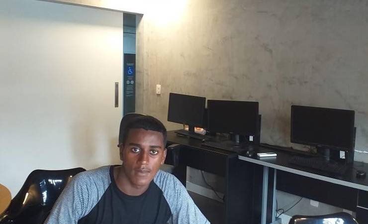 Após zagueiro, Flamengo contrata volante que estava no profissional do Americano para o time sub-20