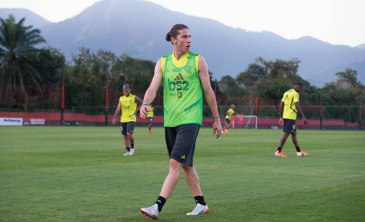 Filipe Luís é relacionado pela primeira vez no Flamengo para partida contra o Bahia