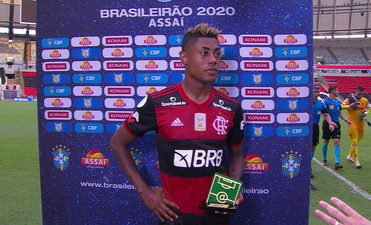 Bruno Henrique pede permanência de Diego Alves no Flamengo: "A gente quer que ele fique"