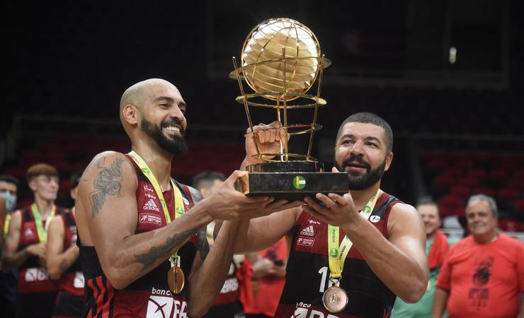 Flamengo varre São Paulo na final e é heptacampeão do NBB