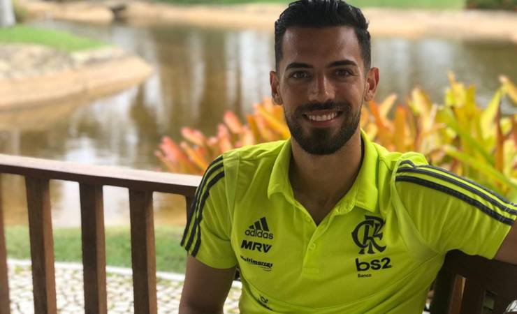 “Nem parece jogador”: discreto e surpreendente, Marí encanta cariocas e se declara ao Flamengo