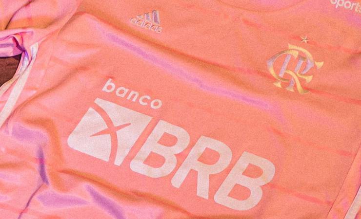 Flamengo lança novo uniforme rosa em apoio ao combate ao câncer de mama