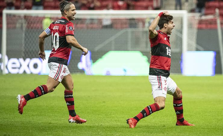 Rodrigo Caio exalta efeito Renato no Flamengo e celebra volta aos campos: "Fui atrás de muitas soluções"