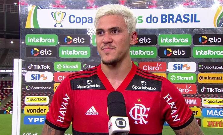 Herói do jogo com dois gols, Pedro minimiza fase ruim no Flamengo: "Não me abalou"
