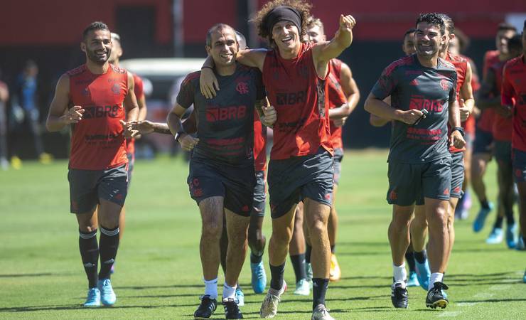 David Luiz alcança maior sequência no Flamengo e amplia sua influência dentro e fora de campo