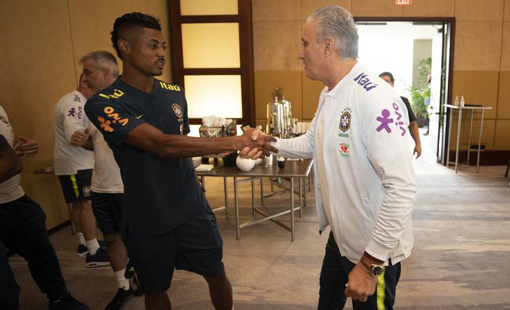 Flamengo admite conversas por Guarín e pede bom senso da CBF sobre desfalques com a Seleção