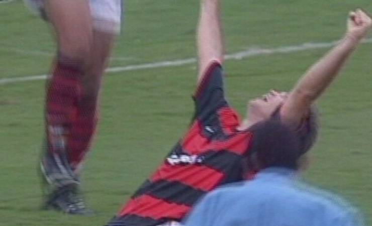 Com convidados de Flamengo e Vasco, live do ge comemora 20 anos do gol de Petkovic
